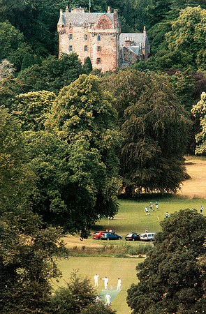 Castle Leod 2004 Year Book